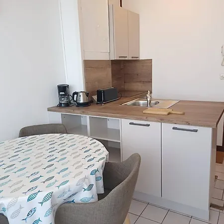 T2 Agreable Pres De L'etang De Thau Et Thermal, Balcon, Wi-fi, Lave-linge, Bien Equipe, - Fr-1-571-32 *
